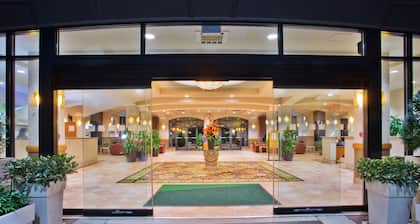 Holiday Inn Hotel & Suites North Vancouver by IHG