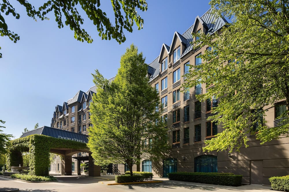 DoubleTree by Hilton North Vancouver