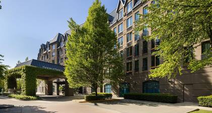 DoubleTree by Hilton North Vancouver