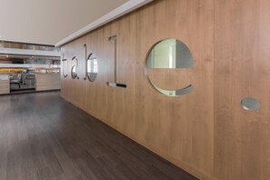 Breakfast and dinner served  - Hotel PUR Quebec, a Tribute Portfolio Hotel (Québec City)