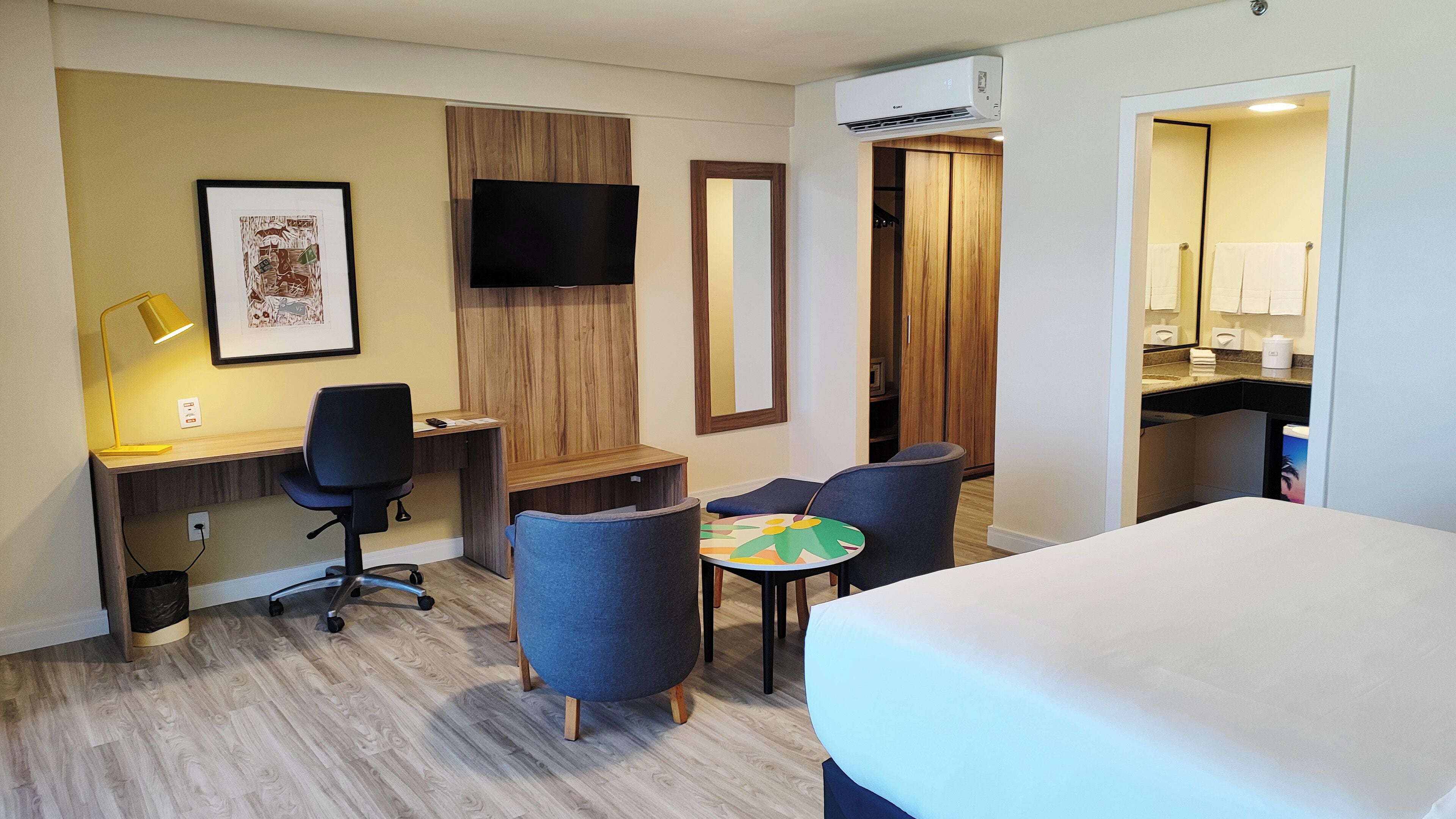 Premium Room, 1 King Bed, Ocean View (Panoramic) | Minibar, in-room safe, desk, iron/ironing board