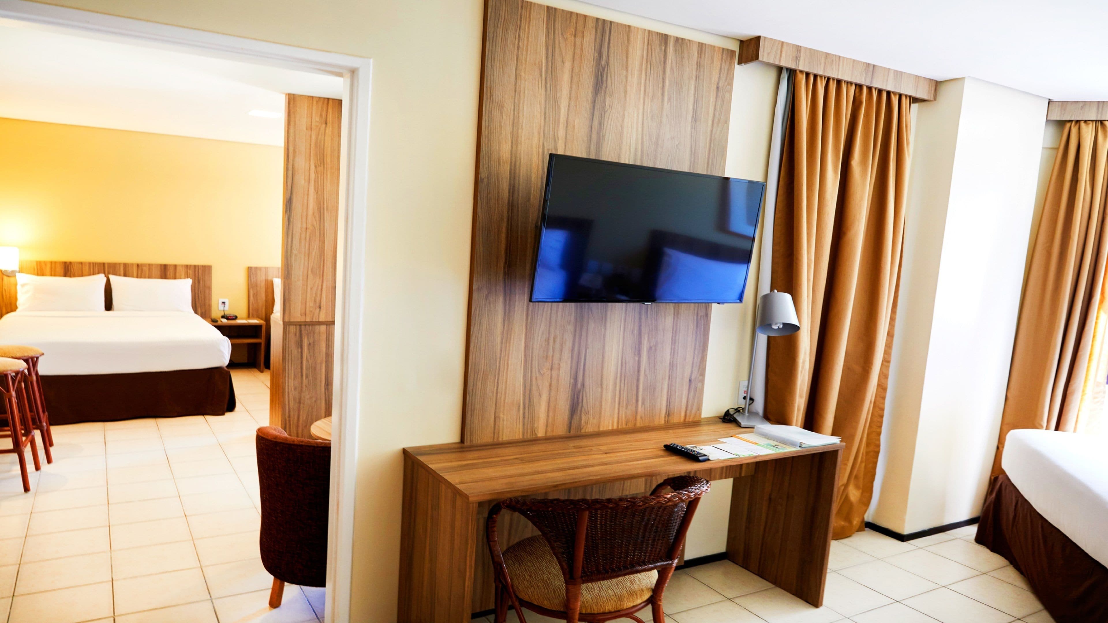 Suite, 2 Bedrooms, Balcony, Sea View | Room amenity