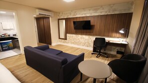 Quarto standard, 1 cama King, vista para o mar | Comodidades do quarto