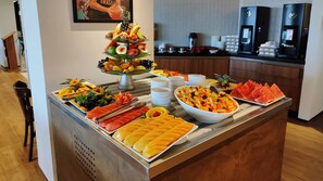 Free daily buffet breakfast