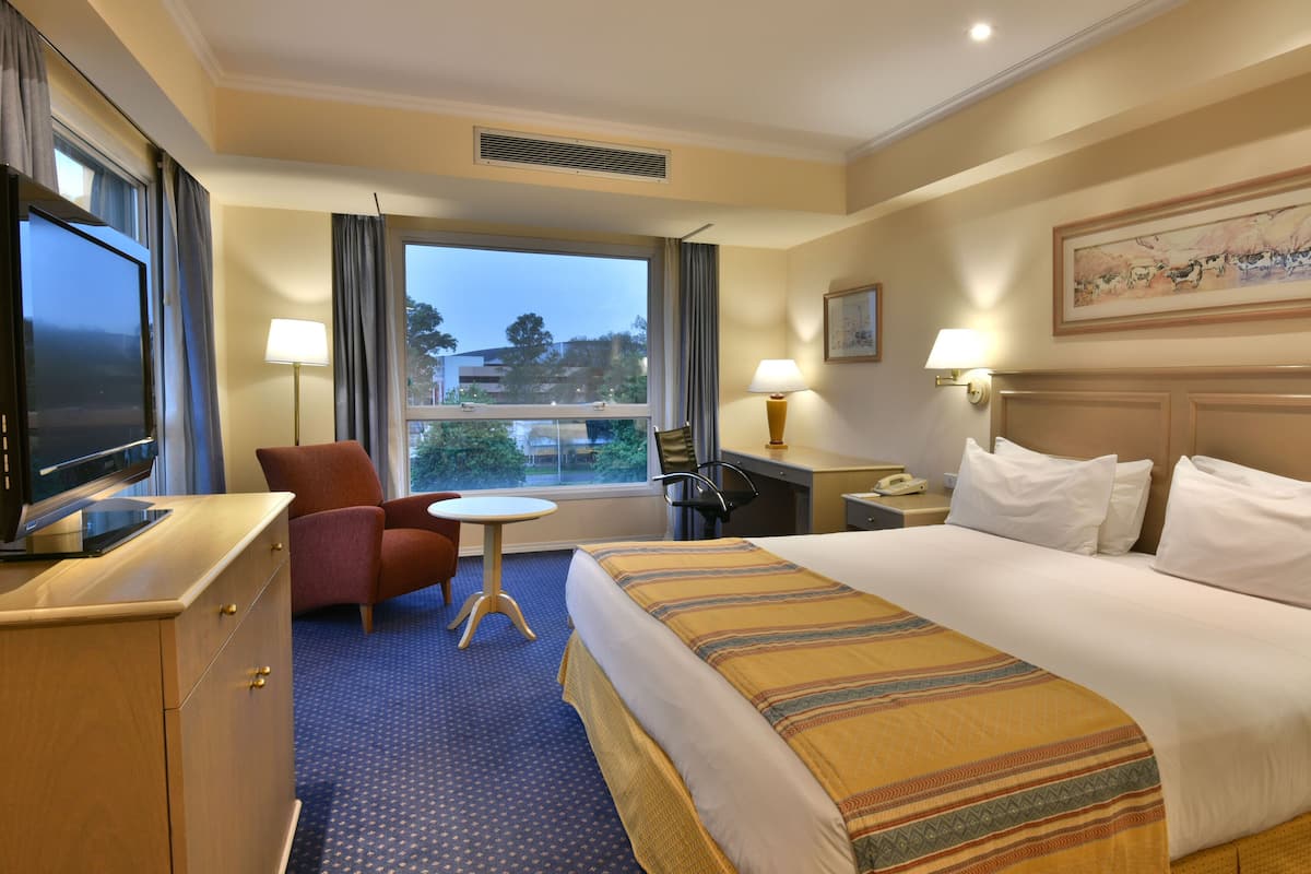 Habitación Premium, 1 cama King size | Minibar, caja de seguridad en la habitación y escritorio