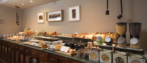 Desayuno buffet todos los días (con cargo)