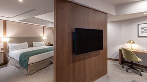 Minibar, in-room safe, desk, soundproofing