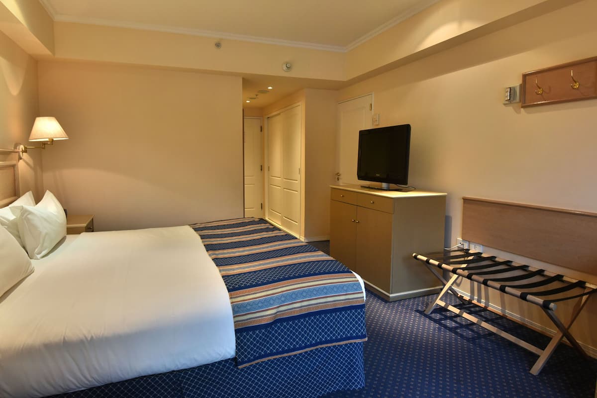 Minibar, in-room safe, desk, soundproofing