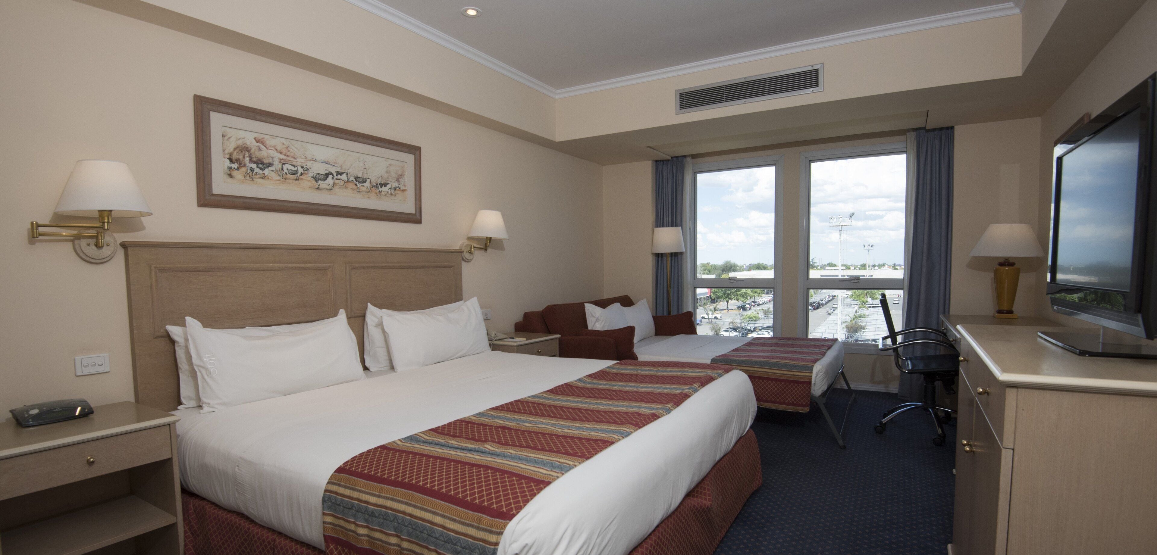 Rom – premium, 1 kingsize-seng med sovesofa | Minibar, safe på rommet, skrivebord og lydisolert