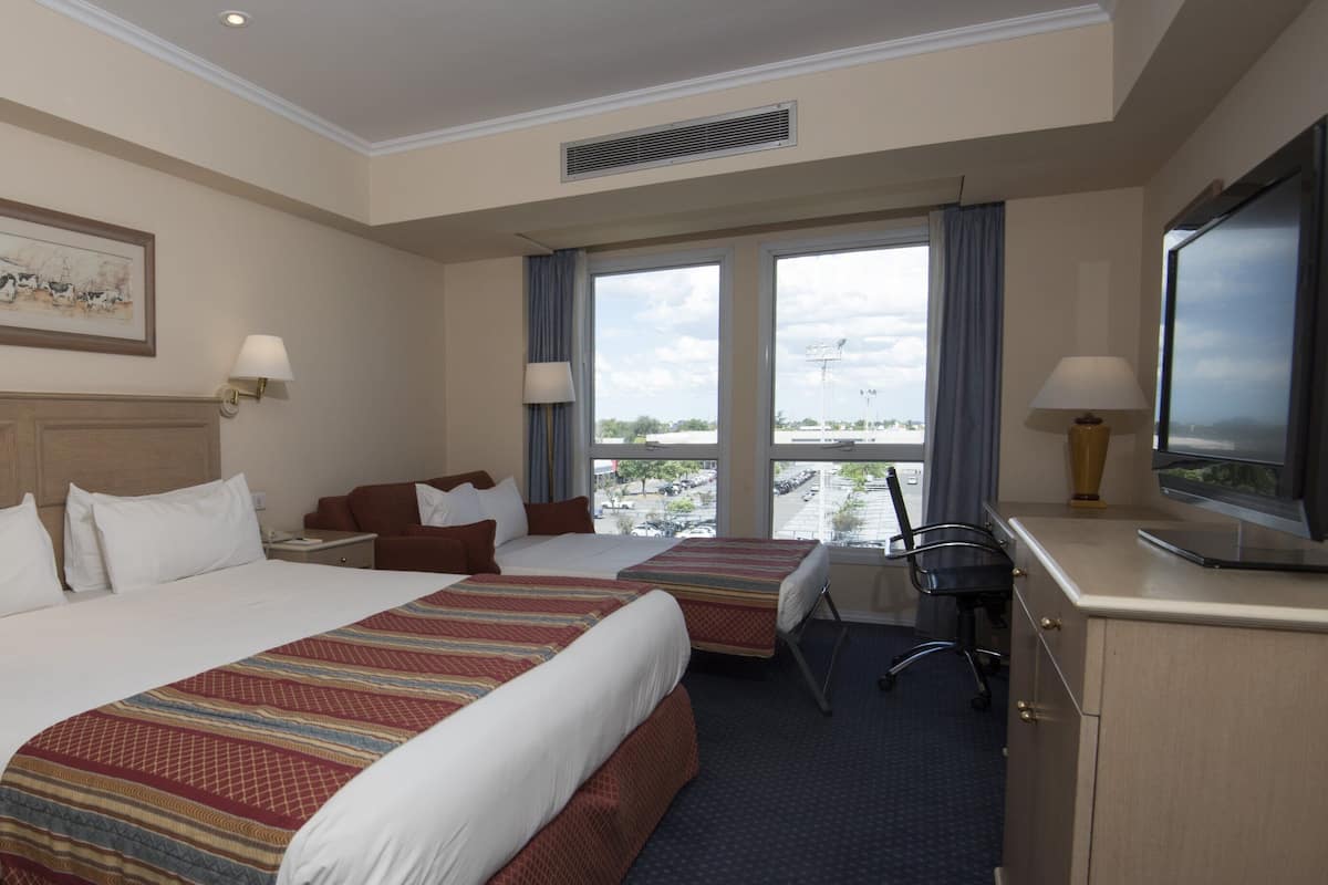 Habitación Premium, 1 cama King size y sofá cama | Minibar, caja de seguridad en la habitación y escritorio