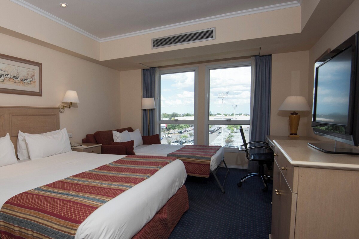 Standard Room, 1 King Bed with Sofa bed | Minibar, in-room safe, desk, soundproofing
