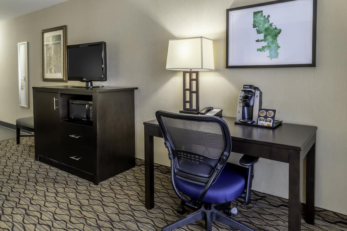 1 bedroom, desk, laptop workspace, blackout drapes