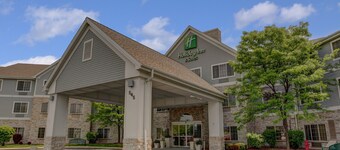 Holiday Inn Hotel & Suites-Milwaukee Airport by IHG