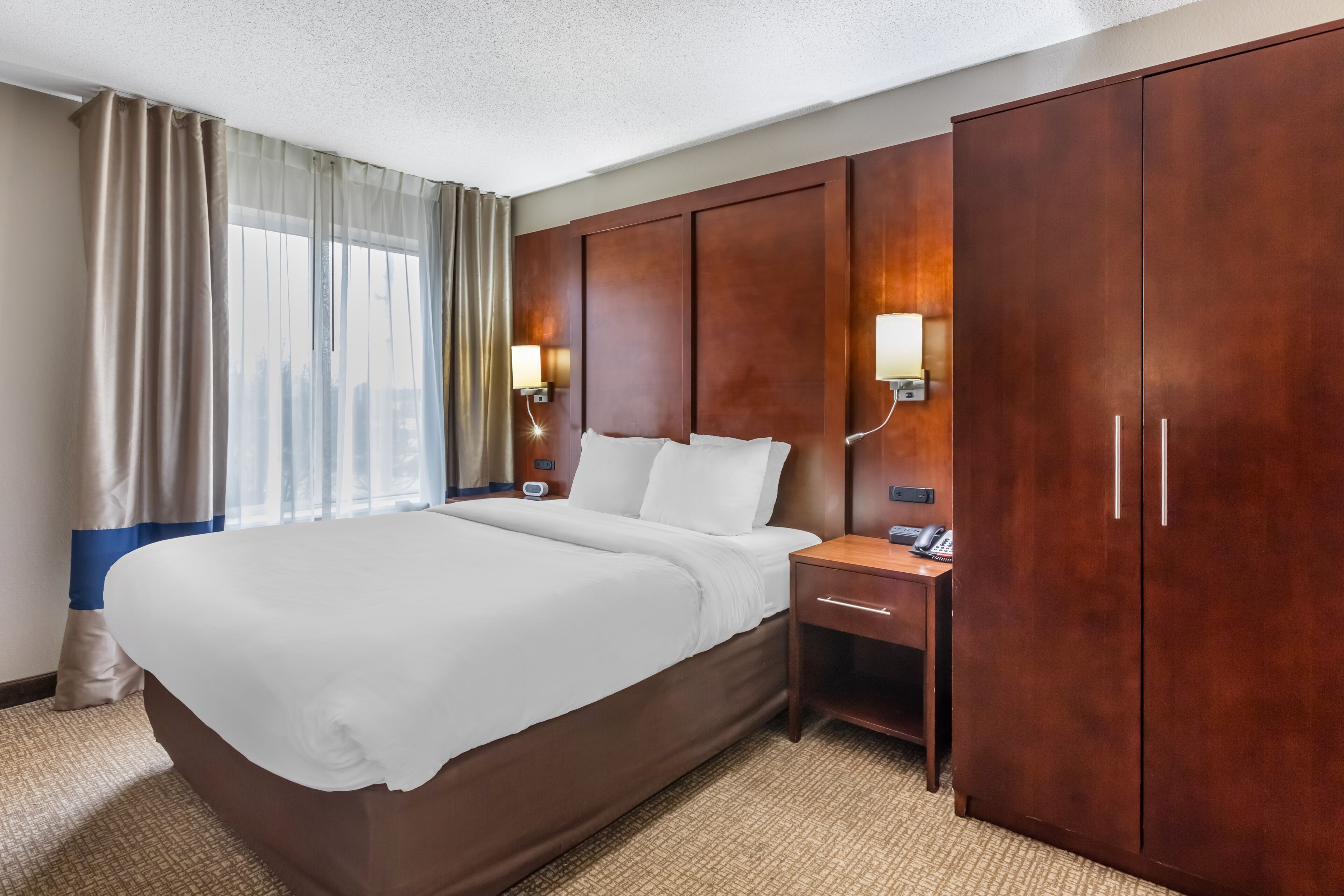 Room, 1 Queen Bed, Accessible, Non Smoking | Blackout drapes, iron/ironing board, cribs (free)