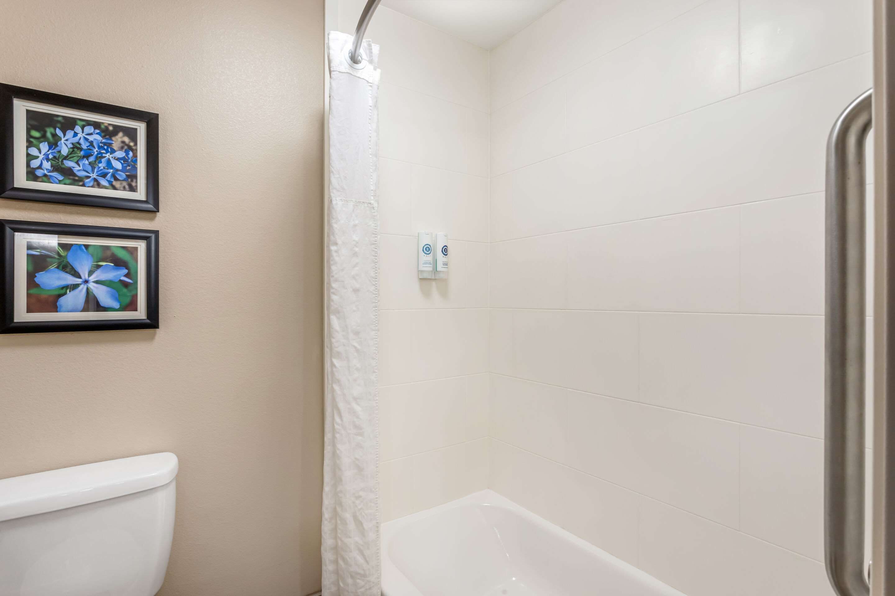 suite, multiple beds, non smoking | blackout curtains, iron/ironing board, free cots/infant beds