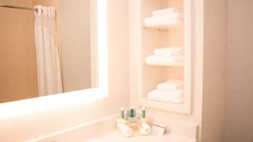 Standard Room, 1 King Bed, Non Smoking | Bathroom amenities | Combined shower/bathtub, free toiletries, hair dryer, towels