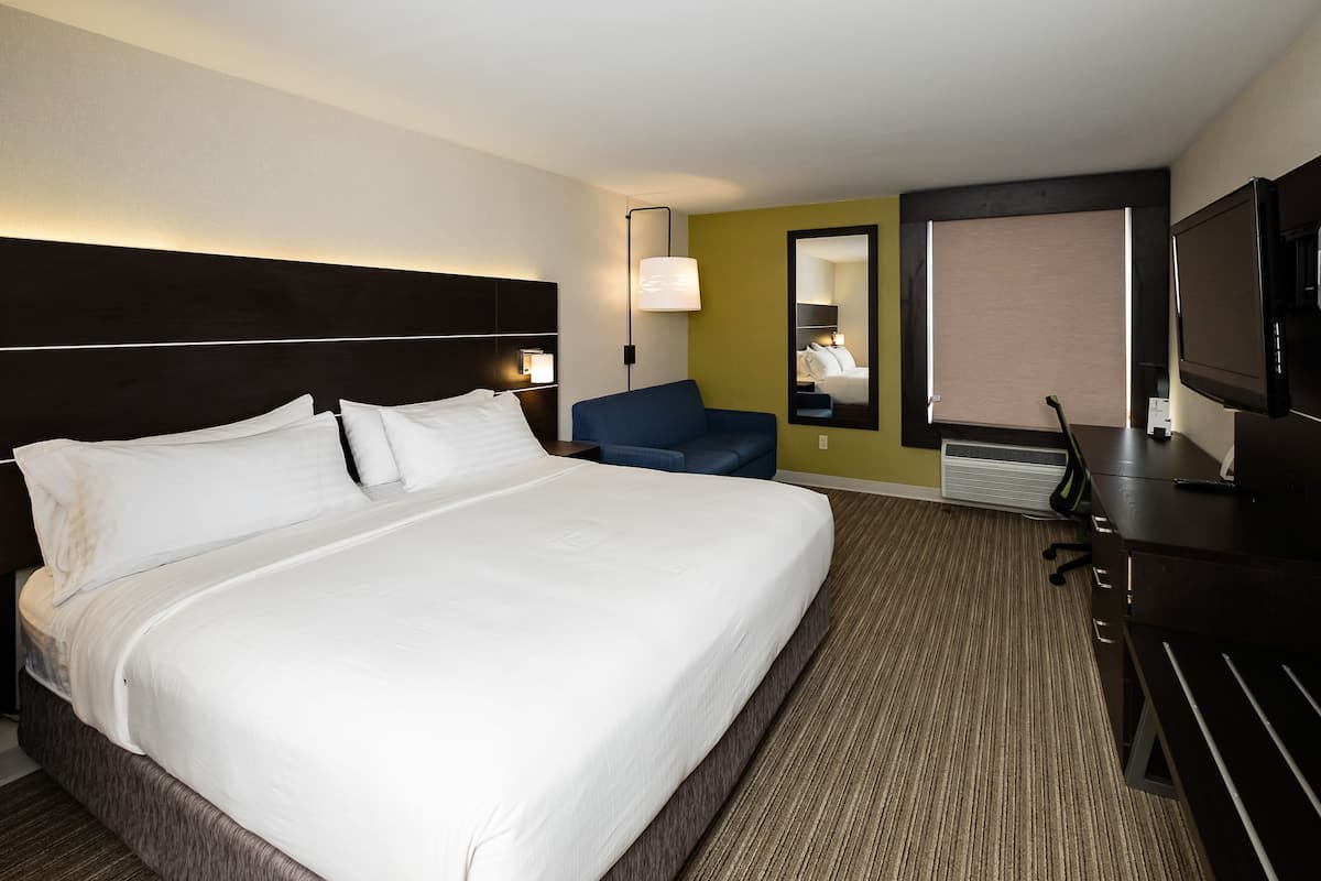 In-room safe, desk, laptop workspace, blackout drapes
