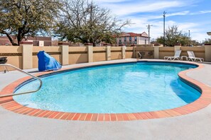 Piscina externa sazonal
