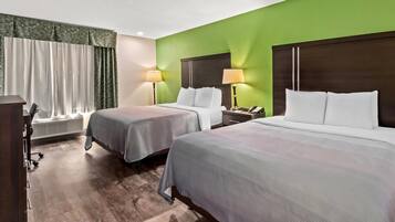 Skrivebord for bærbar PC, strykejern/-brett og wi-fi (inkludert)