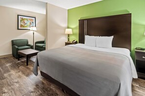 Laptop workspace, iron/ironing board, free WiFi, bed sheets