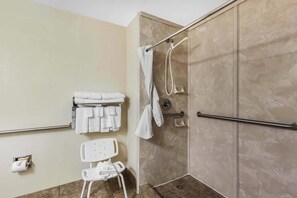 Combined shower/bathtub, free toiletries, hair dryer, towels