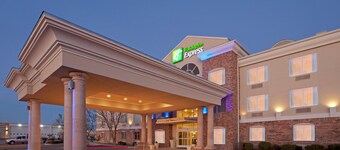 Holiday Inn Express & Suites Eagle Pass by IHG