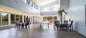 Holiday Inn Express Hotel & Suites Bedford by IHG