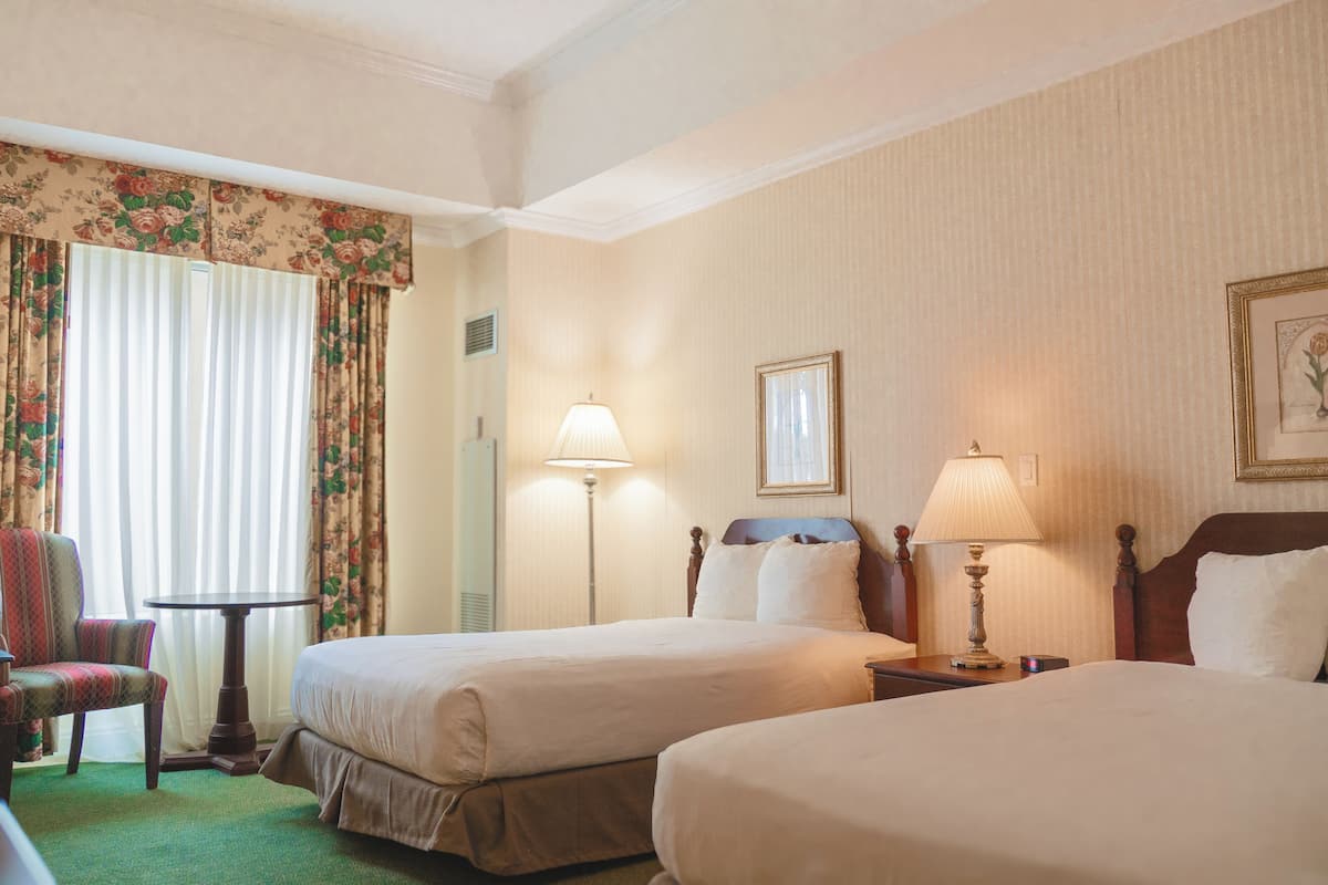 Ropa de cama de alta calidad, colchones Select Comfort y escritorio