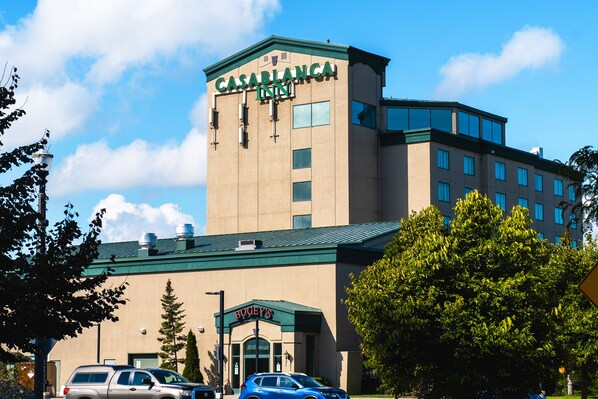 A hotel with a prominent sign reading "CASABLANCA INN" and a smaller sign for "BOGEY'S" below it. - The Casablanca Hotel (Grimsby)