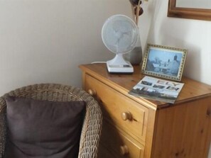 Double Room, Ensuite (Small) | Room amenity - Anchor Inn (Ely)