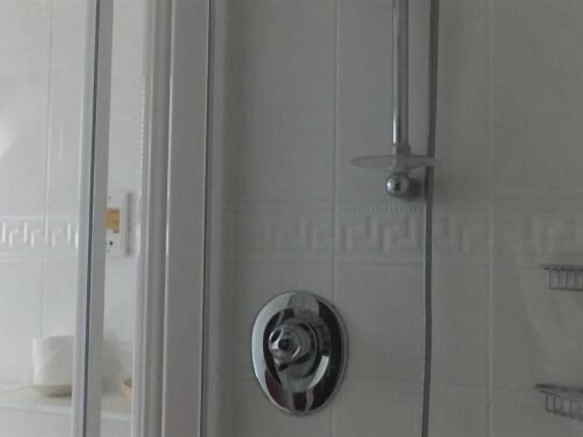 Suite, Ensuite, River View | Bathroom shower