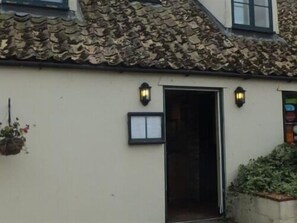 Property entrance - Anchor Inn (Ely)
