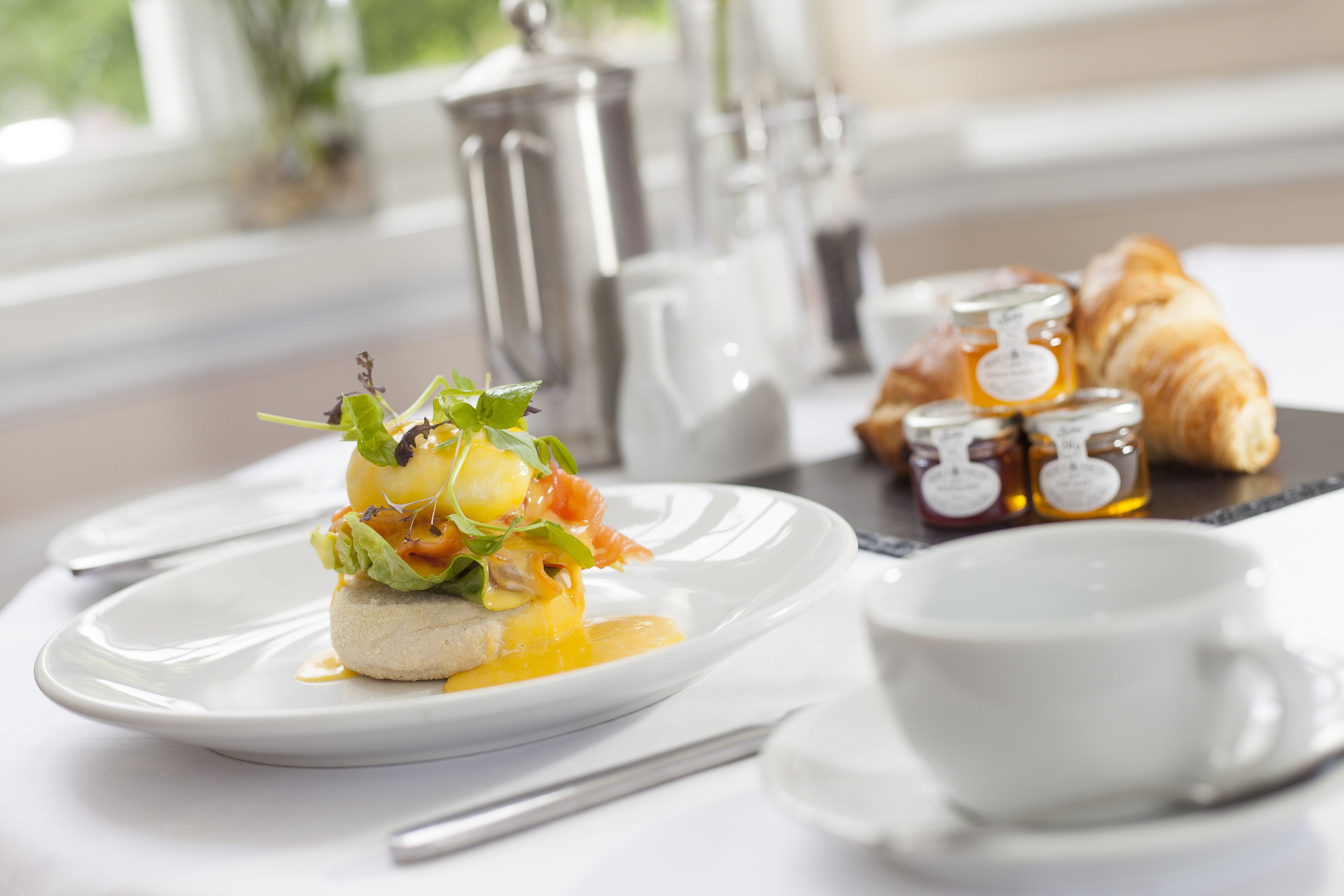 free daily full breakfast