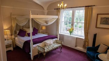 Superior Double Room | Individually decorated, individually furnished, desk, iron/ironing board