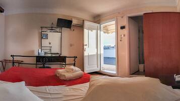 Double Room | Desk, blackout drapes, soundproofing, iron/ironing board