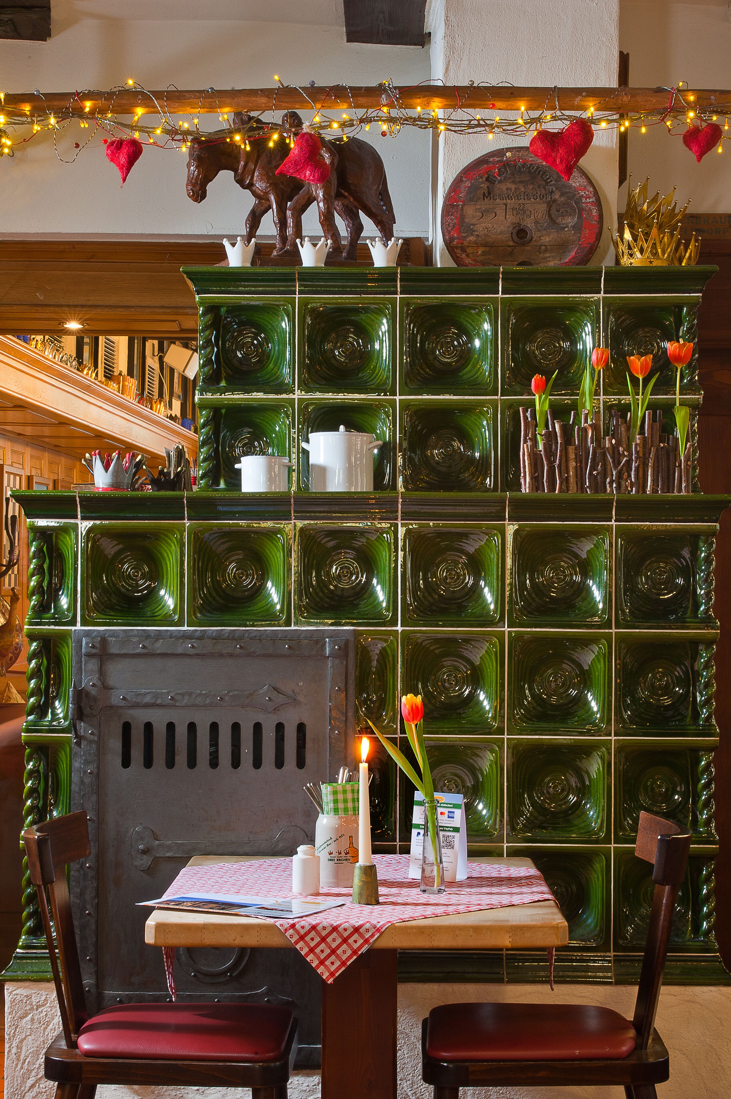 breakfast, lunch, dinner served; german cuisine