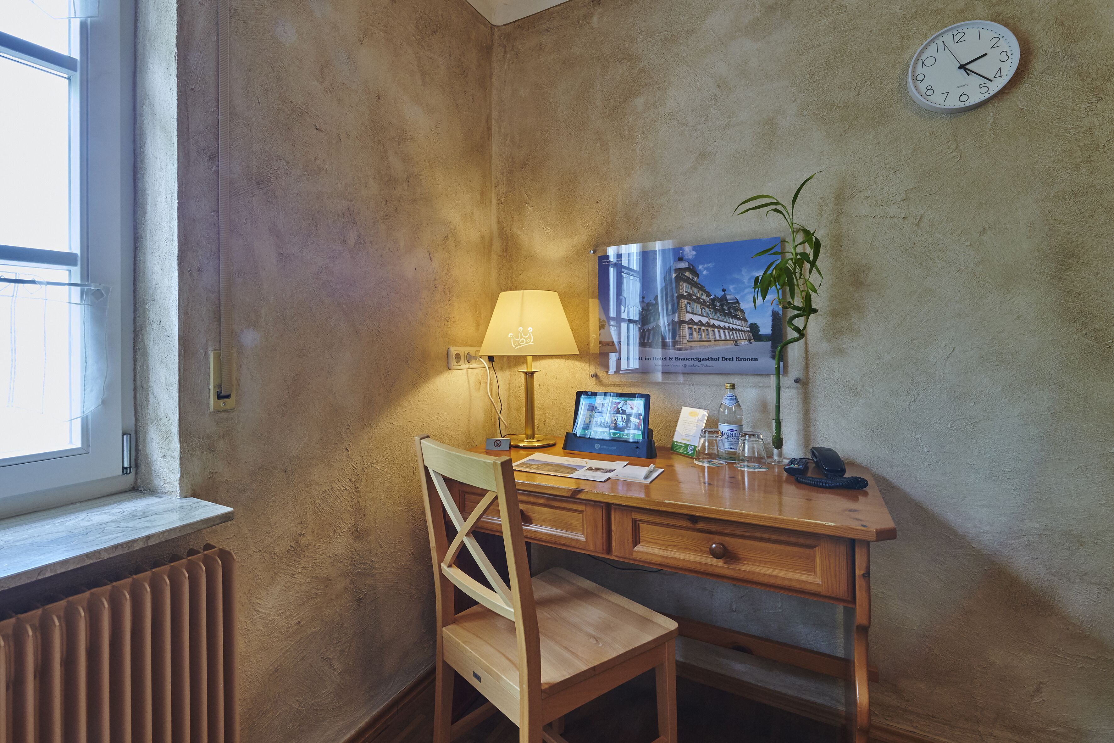 double room (brauhaus) | living area | flat-screen tv