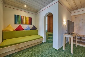 Double Room (Flair Plus) | Living area | Flat-screen TV