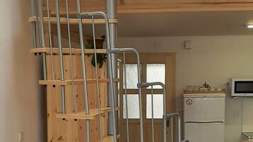 Comfort-Suite (Sofie) | Hochwertige Bettwaren, Schreibtisch, Verdunkelungsvorhänge