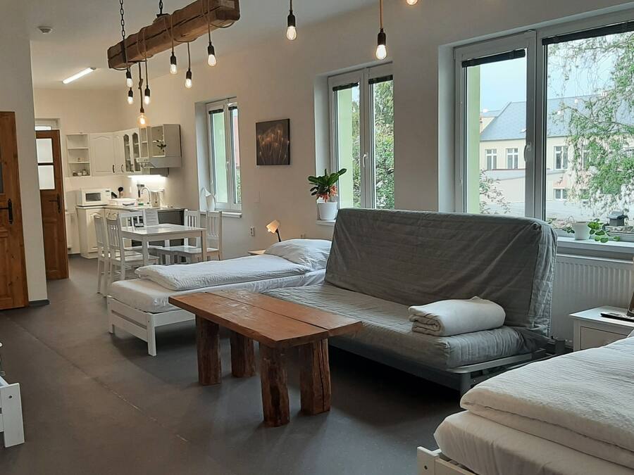 غرفة ديلوكس رباعية | أغطية فراش متميزة ومكتب وستائر تعتيم ومكواة/لوح كي