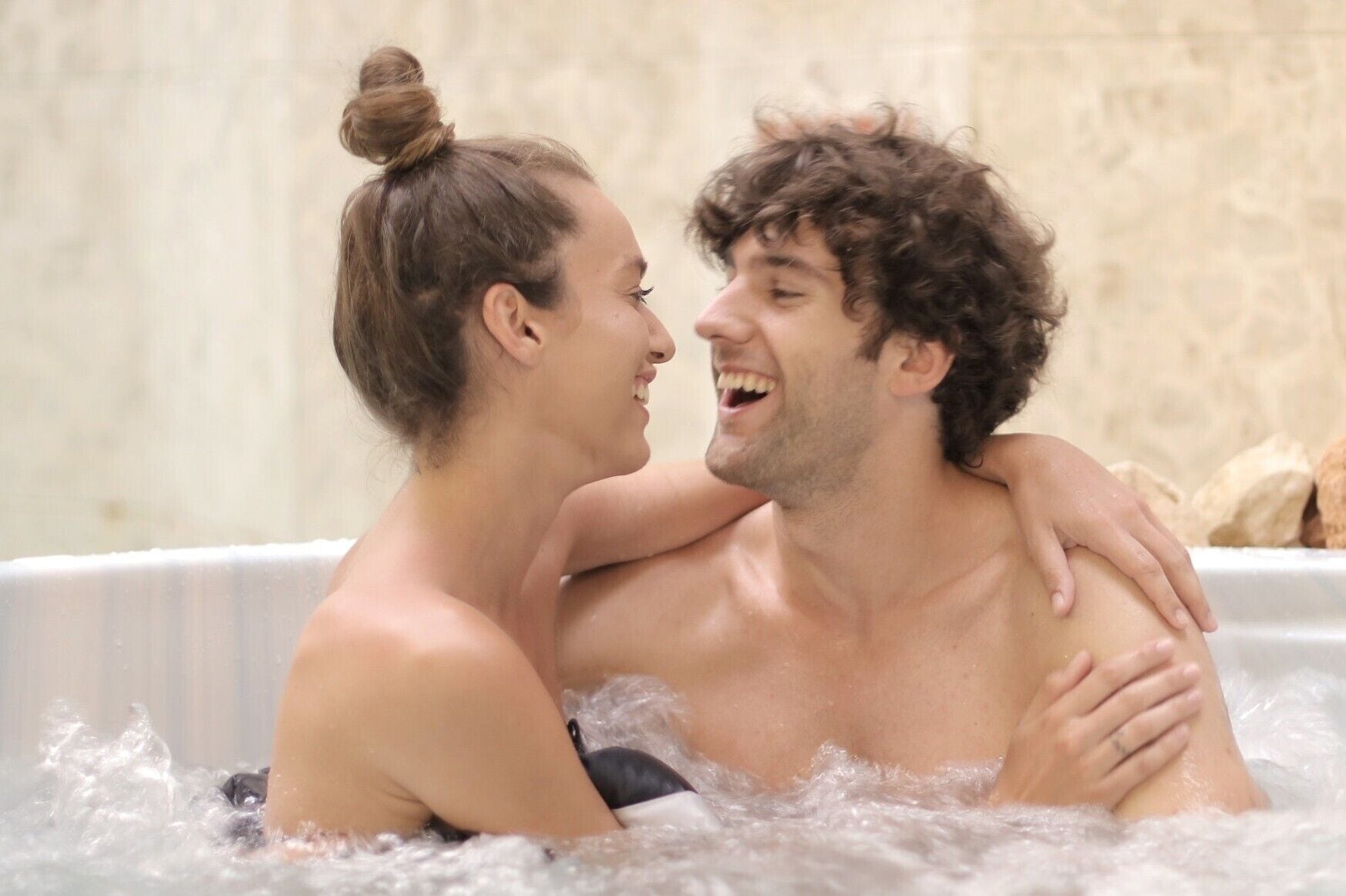 Bañera de hidromasaje privada