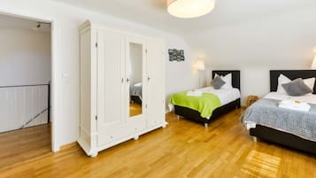 House, 3 Bedrooms, Non Smoking, Terrace | In-room safe, desk, soundproofing, free WiFi