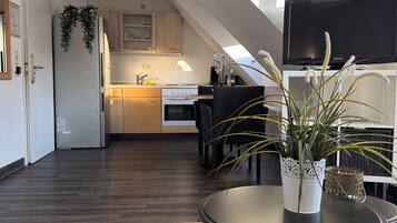 Superior Apartment, 1 Bedroom, Mountain View, Courtyard Area | Private kitchen