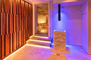 Couples treatment room(s), sauna, hot tub, steam room, body treatments