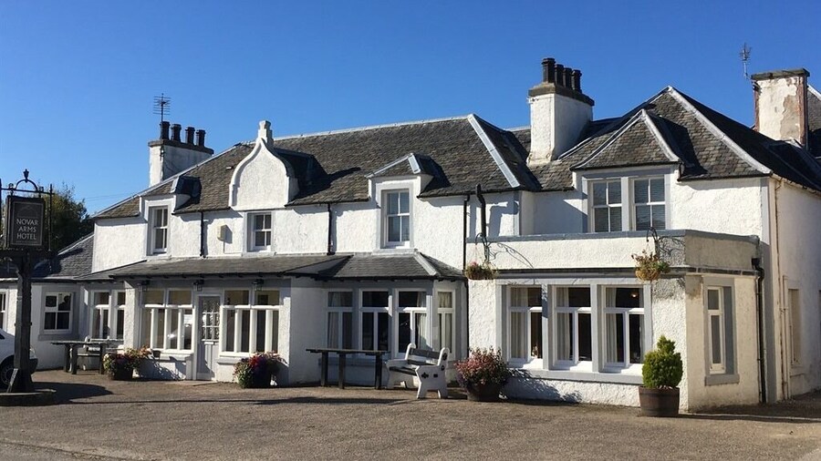 Novar Arms Hotel