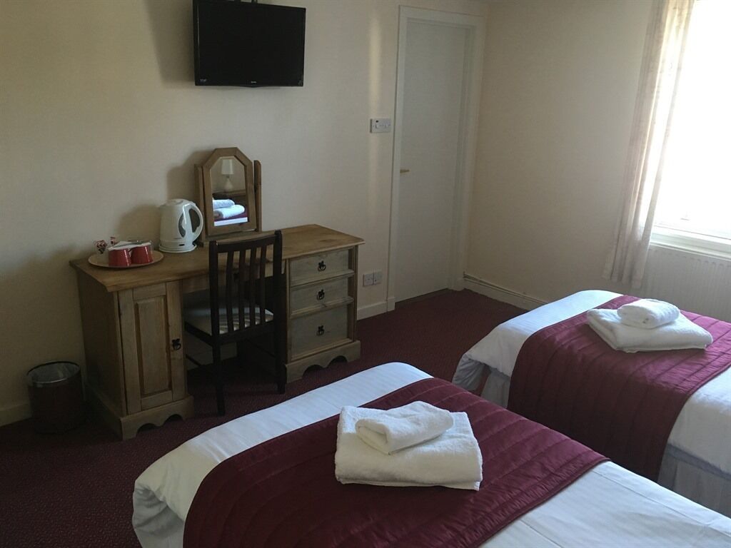 standard twin room, ensuite