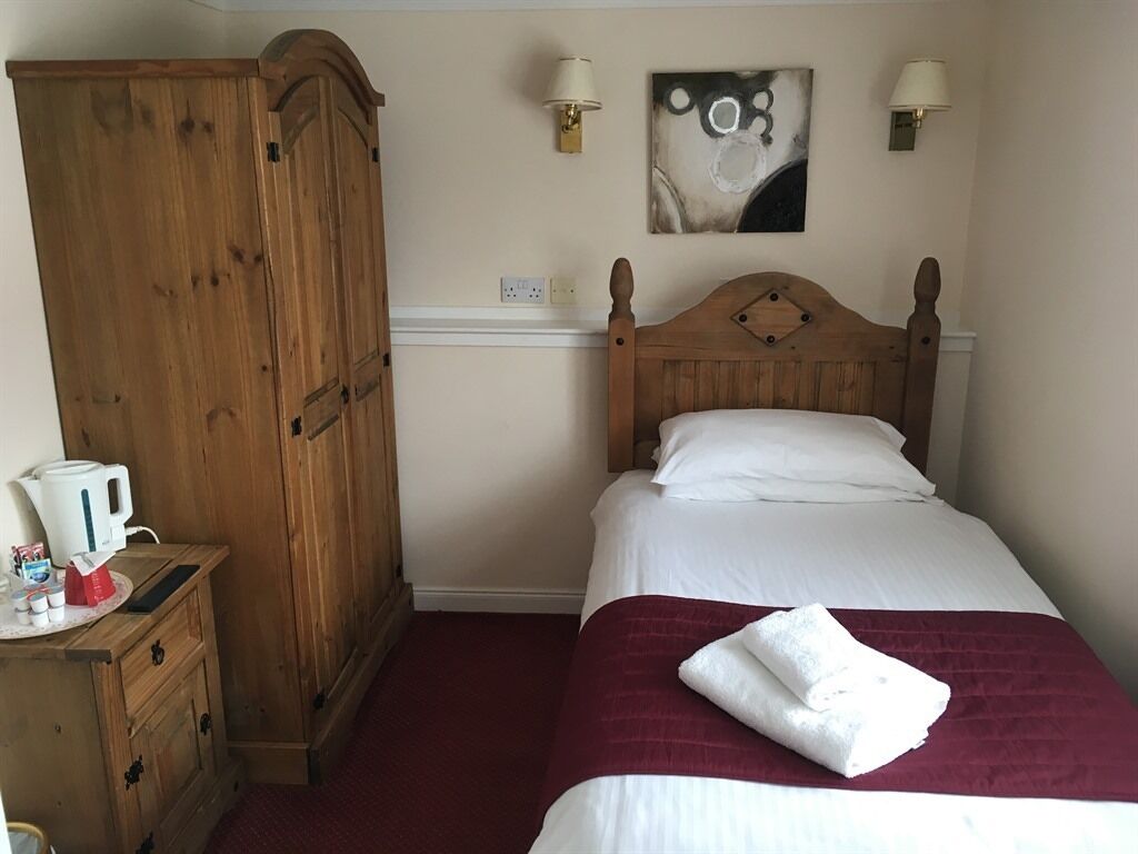 standard single room, ensuite