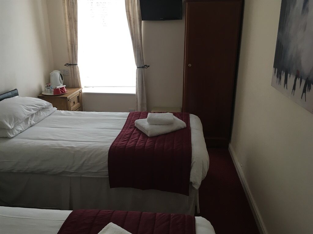 standard twin room, ensuite