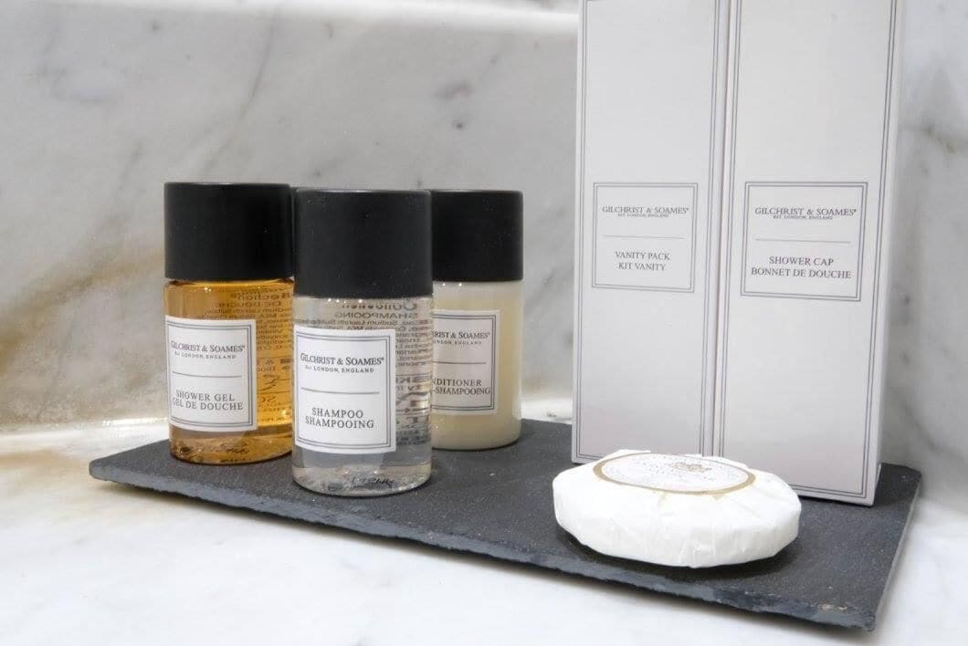 executive room | bathroom | combined shower/bathtub, hair dryer, bathrobes, bidet