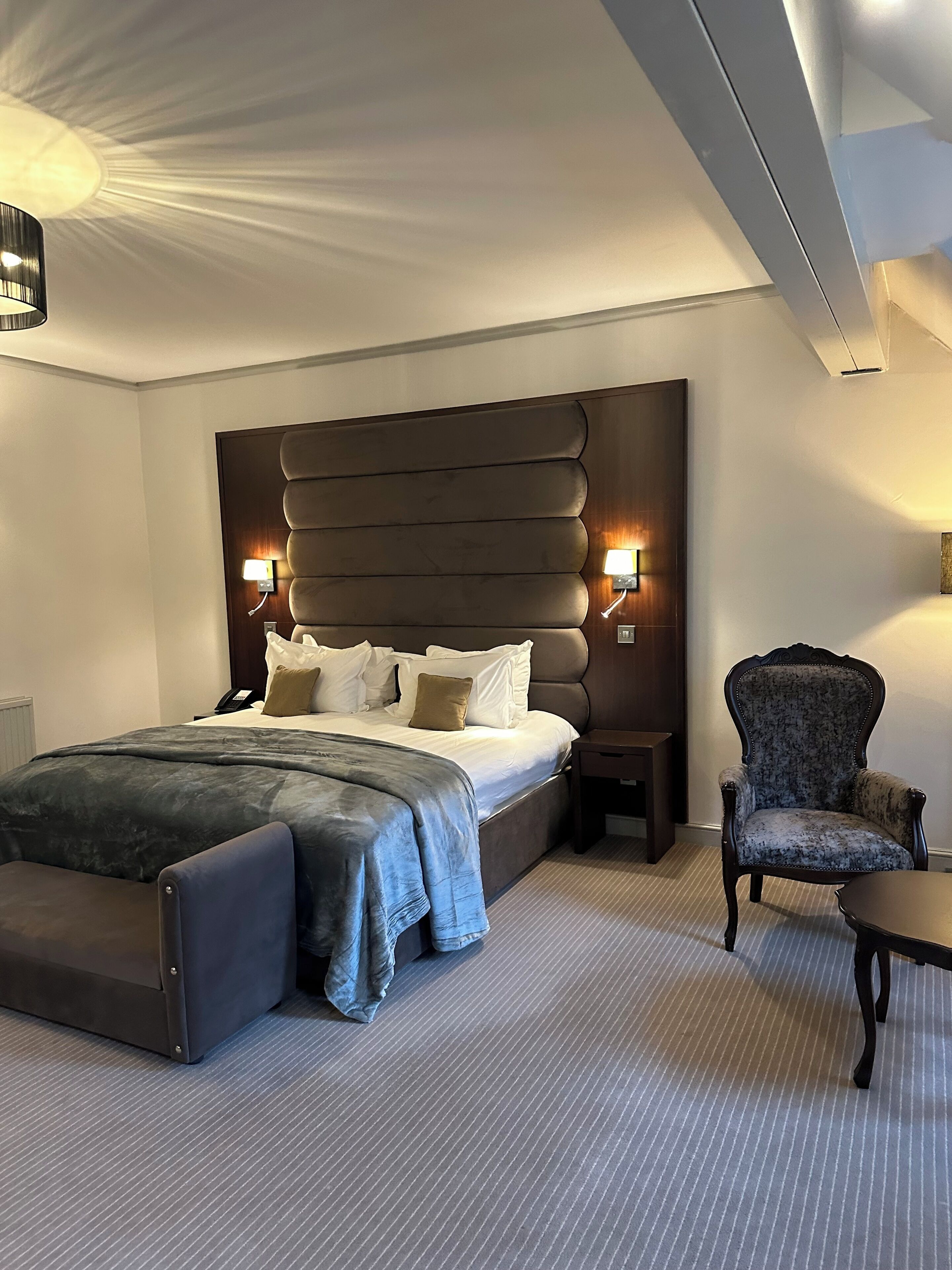 deluxe double room | in-room safe, iron/ironing board, cots/infant beds, rollaway beds